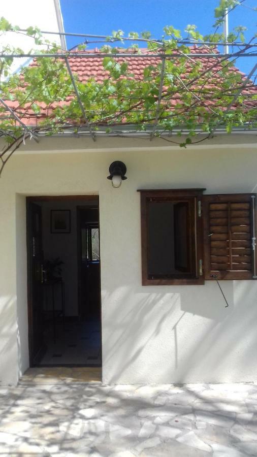 Family Friendly Holiday Home "Ana" ชิเบนิก ภายนอก รูปภาพ
